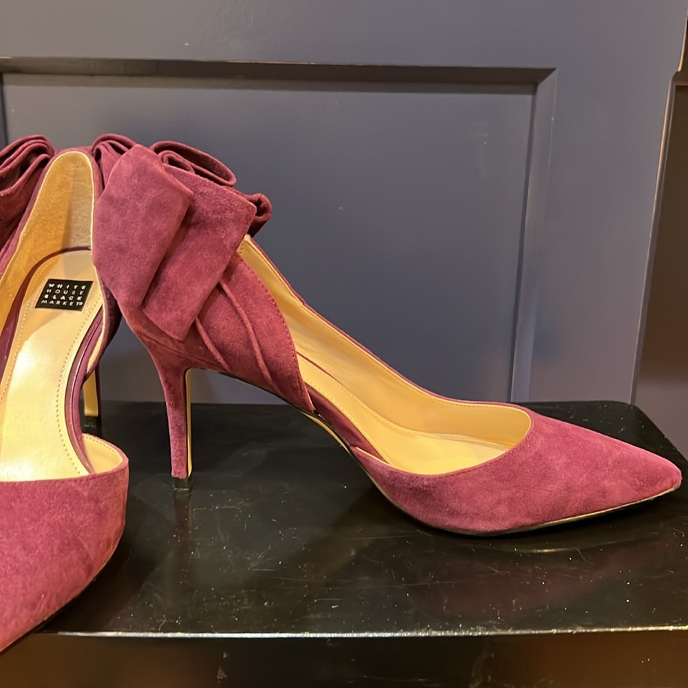 WHITE HOUSE BLACK MARKET empire plum Callie suede HH Bow Pump NIB 8.5 - Picture 9 of 9